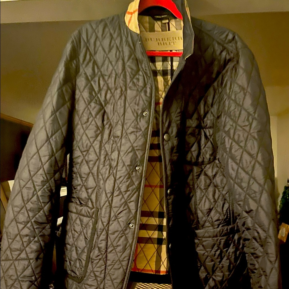Burberry mens quilted Brit jacket in black.